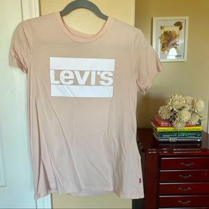 LEVI’s Logo Tee Blush Pink & White size Small